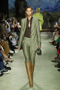 Tren Paling Hits di New York Fashion Week Fall 2020