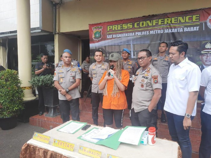 Lucinta Luna meminta maaf soal kasus narkoba
