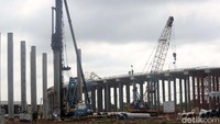 Proyek pembangunan jalan tol ini terus dikebut pengerjaannya. Seharusnya salah satu ruas disisi cibitung ditarget rampung pertengahan tahun 2021.