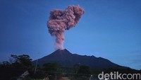 Gunung Merapi erupsi pada tanggal 13 Februari 2020 pada pukul 05.16 WIB. Ini merupakn foto Merapi dari sisi wilayah Klaten. (Foto: Dok Kaur Perencanaan Desa Balerante, Kecamatan Kemalang, Jainu)