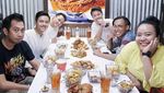 Baru Jadi Ayah, Pose Febrian Nindyo saat Kulineran Tetap Keren