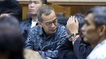 Ekspresi Emirsyah Satar saat Jalani Sidang Lanjutan