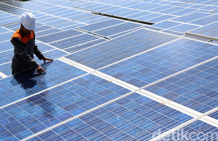 Untuk meningkatkan kapasitas dan kebutuhan listrik di Pulau Gili Trawangan, Mataram, Nusa Tenggara Barat, PLN mengembangkan listrik tenaga surya dengan kapasitas pasokan 200 kWp + 400 kWp.