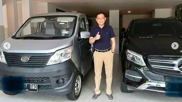 Jonan Sandingkan Esemka dengan Mobil Mewah