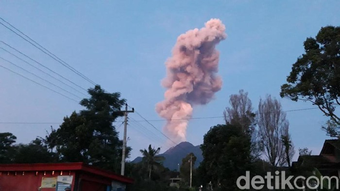 Gunung Merapi Erupsi