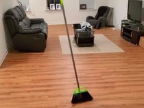 6 Tips Mudah Menyapu Lantai biar Kinclong dan Bebas Debu