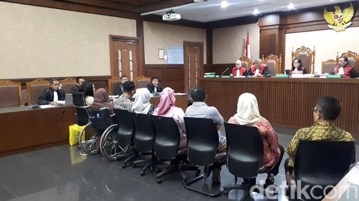 Sidang kasus korupsi yang menjerat Tubagus Chaeri Wardana