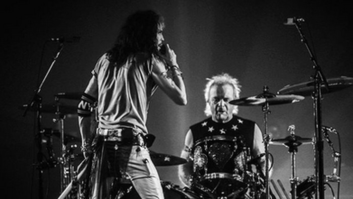 Steven Tyler dan Joey Kramer dari Aerosmith Steven Tyler dan Joey Kramer dari Aerosmith