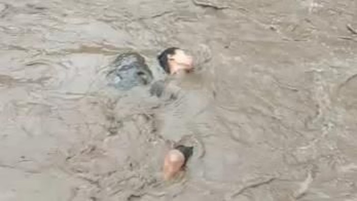 Ide Pembuatan Video Hoax Muncul Karena Air Sungai Keruh