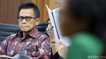 Ekspresi Emirsyah Satar saat Jalani Sidang Lanjutan