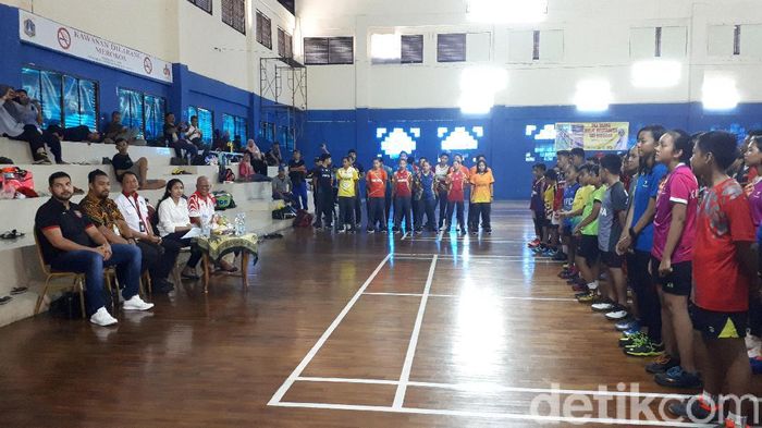 Seleksi Diklat Bulutangkis Kemenpora SKO Ragunan 2020 Kemenpora menggelar pra-seleksi diklat bulutangkis SKO Ragunan 2020. Ajang ini untuk mencari Markis Kido-Markis Kido baru.
Pra-seleksi diklat bulutangkis berlangsung selama dua hari, 13-14 Februari, di Gelanggang Remaja Kecamatan Ciracas, Jakarta Timur.