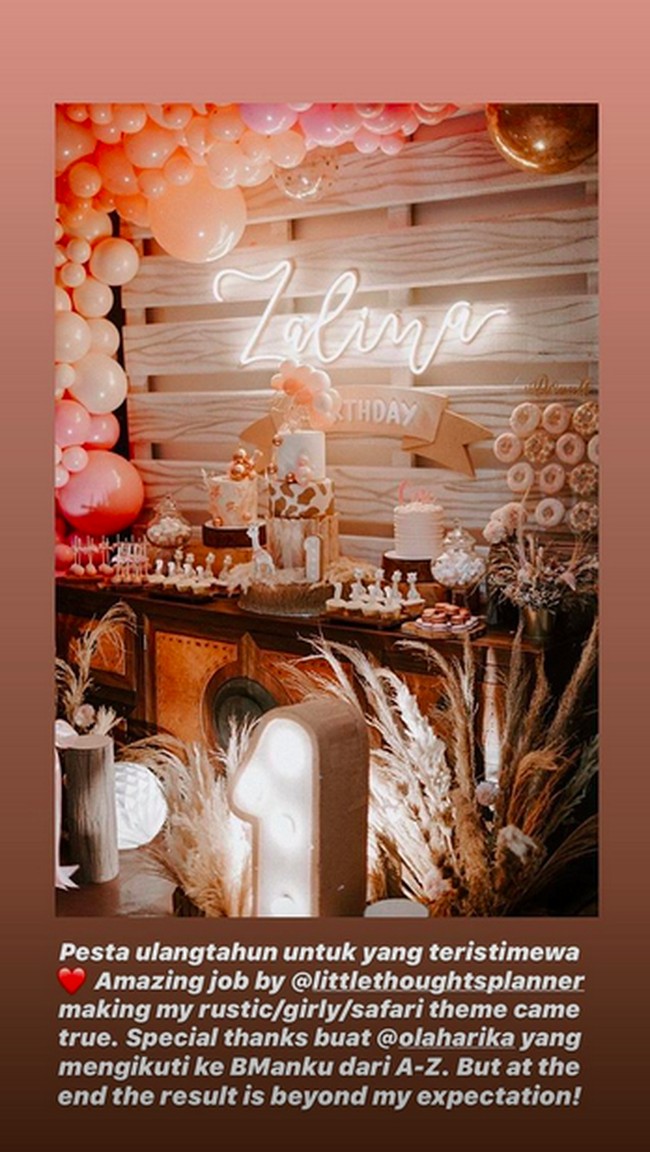 There always be a first time of everything including birthday! This is our pretty birthday decoration with Sophie the Giraffe for Zalina’s birthday! Thank you @raisa6690 for trusting us! tulis akun Instagram @littlethoughtsplanner. Foto: Instagram @littlethoughtsplanner, Instagram @olaharika
