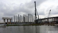 Progres lahan dan konstruksi proyek wilayah Jawa Barat lebih cepat ketimbang di DKI Jakarta. Kendati demikian pengerjaan di kedua wilyah tetap berjalan aman dan lancar. 