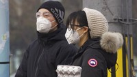 Komisi Kesehatan Nasional China melaporkan bahwa sepanjang Selasa (11/2), tercatat sebanyak 97 kematian akibat wabah virus corona di China. Komisi Kesehatan China juga melaporkan bahwa lebih dari 44.600 orang telah terkonfirmasi positif virus corona di seluruh negeri itu. AP photo/Ng Han Guan.