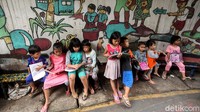 Kehadiran taman baca itu salah satunya guna meningkatkan literasi warga, khususnya anak-anak di kawasan Tambora agar gemar membaca buku dan memperkaya wawasan.