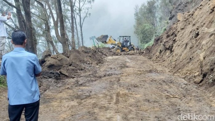 Akses Lautan Pasir Bromo Kembali Bisa Dilalui