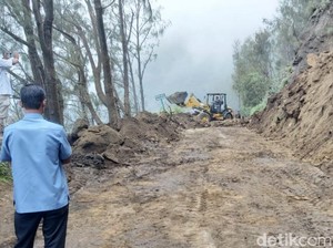 24 Jam Tertutup Longsor, Akses Lautan Pasir Bromo Kembali Bisa Dilalui