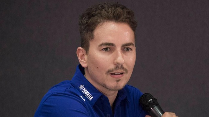 KUALA LUMPUR, MALAYSIA - FEBRUARY 06: Jorge Lorenzo of Spain and Yamaha Factory Test team speaks during the 2020 Team Yamaha Factory Racing presentation during the MotoGP Pre-Season Teams Unveiling at Sepang Circuit on February 06, 2020 in Kuala Lumpur, Malaysia. (Photo by Mirco Lazzari gp/Getty Images)
