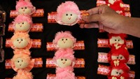 Beragam cara dilakukan orang untuk merayakan hari kasih sayang atau Valentine. Mulai dari pemberian bunga, cokelat hingga lilin untuk dirayakan bersama orang tercinta. ANTARA FOTO/Arnas Padda.