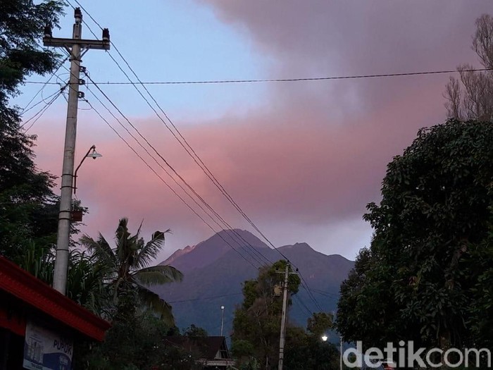 Gunung Merapi erupsi, Kamis (13/2/2020).
