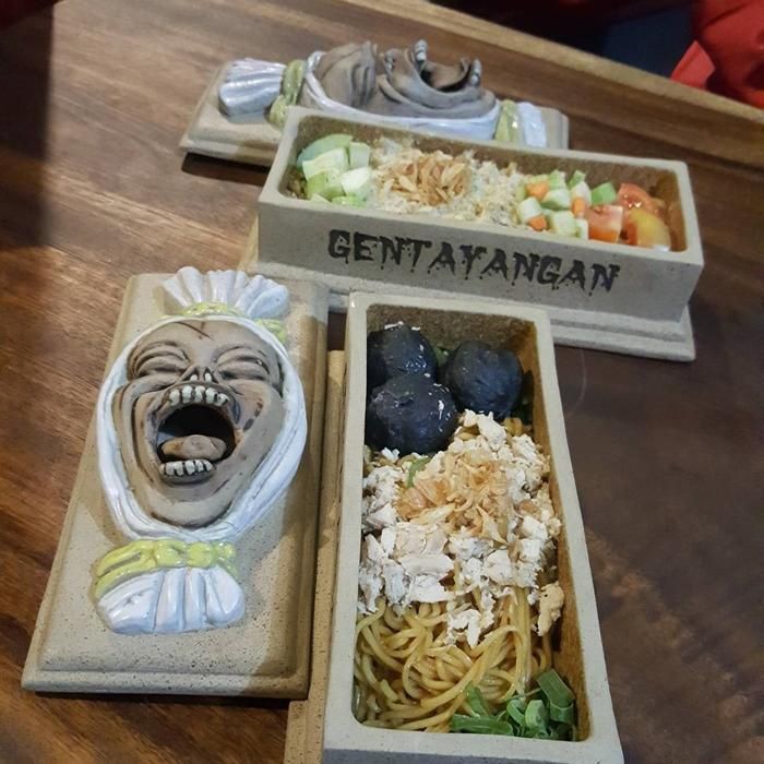 Makanan Seram Bakso Pocong