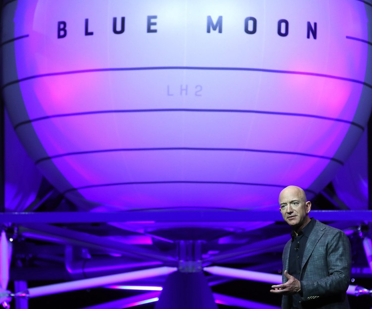WASHINGTON, DC - MAY 09: Jeff Bezos, owner of Blue Origin, introduces a new lunar landing module called Blue Moon during an event at the Washington Convention Center, May 9, 2019 in Washington, DC. Bezos said the module will be used to land humans the moon once again.
 (Photo by Mark Wilson/Getty Images)
