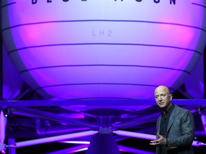WASHINGTON, DC - MAY 09: Jeff Bezos, owner of Blue Origin, introduces a new lunar landing module called Blue Moon during an event at the Washington Convention Center, May 9, 2019 in Washington, DC. Bezos said the module will be used to land humans the moon once again.
 (Photo by Mark Wilson/Getty Images)