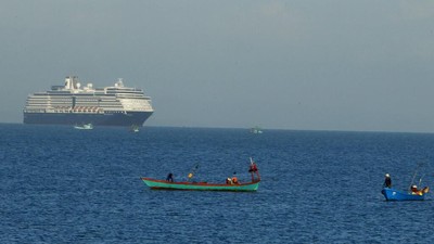 Sempat Ditolak Imbas Corona, Kapal Pesiar Ini Berlabuh di Kamboja