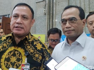 Buron Nurhadi Disebut Berpindah-pindah Masjid, Ketua KPK: Kami Kejar!