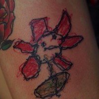 Aku ingin berterima kasih kepada semua orang yang punya tato dariku dan aku harap aku menemukan orang yang mau mentato monyet besar dengan jarum besar, ungkapnya. Foto: Instagram @maya_lu_psyland_25