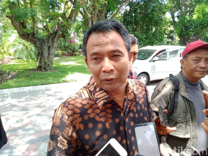 Razia isi HP pelajar SMP di Surabaya sudah digelar sejak Kamis (6/2). Sampai saat ini, petugas belum menemukan konten negatif.