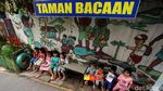 Jendela Dunia Itu Adanya di Gang Sempit Ibu Kota Lho