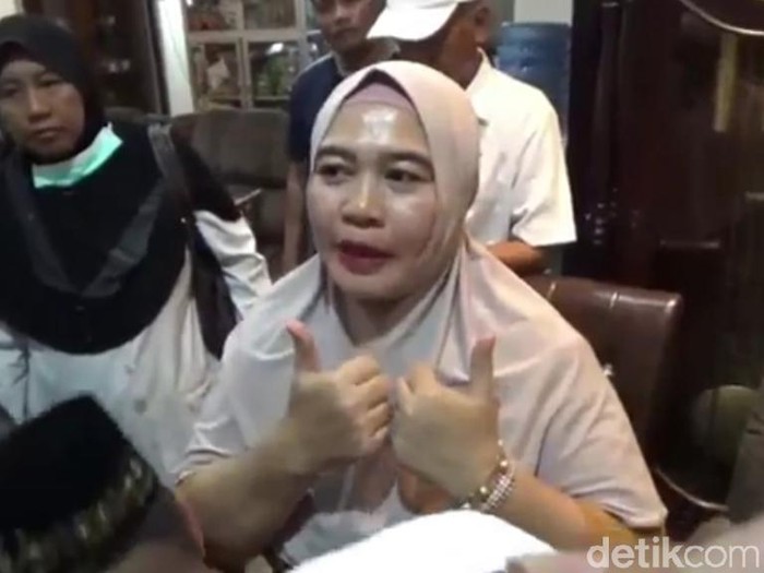 Tim Pengawas Aliran Kepercayaan Masyarakat (Pakem) Kabupaten Pasuruan terus mengawasi Ningsih Tinampi. Tim akan mengambil tindakan hukum jika Ningsih menistakan agama.