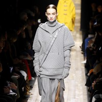 Fashion show Michael Kors menampilkan koleksi musim dingin di New York Fashion Week 2020, New York, Rabu [12/2/2020]. Photo by JP Yim/Getty Images.