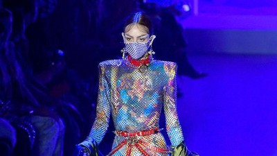Heboh Virus Corona, Masker-masker Unik Esksis di New York Fashion Week