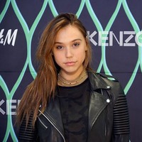 Terhitung sudah 10 bulan hubungan mereka berjalan. Menurut Noah, Alexis merupakan wanita yang dipacarinya paling lama. Foto: Getty Images