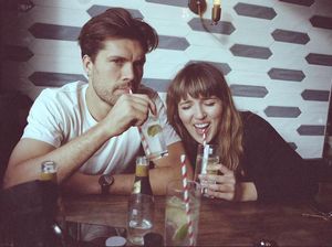 Ini Momen Kulineran Oh Wonder yang Akan Ramaikan We The Fest 2020