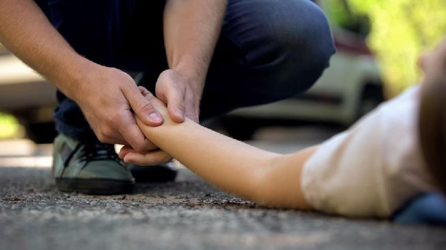 5 Fakta Pemotor Pelat Merah Diburu Usai Jatuhkan Bocah dari Motor
