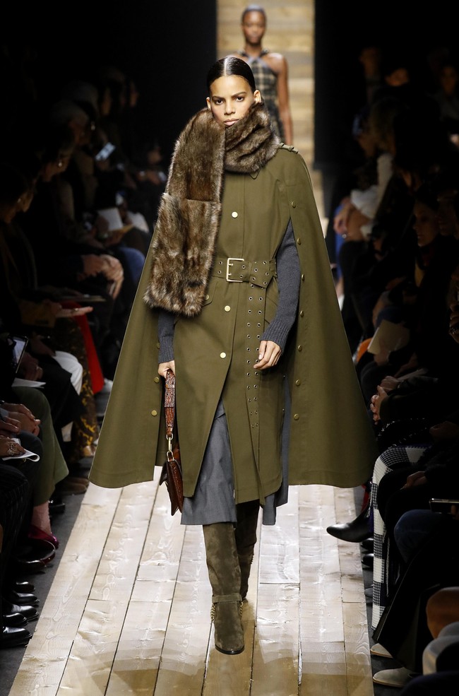 Fashion show Michael Kors menampilkan koleksi musim dingin di New York Fashion Week 2020, New York, Rabu [12/2/2020]. Photo by JP Yim/Getty Images.