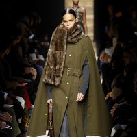 Fashion show Michael Kors menampilkan koleksi musim dingin di New York Fashion Week 2020, New York, Rabu [12/2/2020]. Photo by JP Yim/Getty Images.