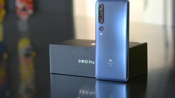 Baterai berkapasitas 4.500 mAh disematkan di dalam ponsel ini. Diberikan dukungan pengisian cepat 50W, dan pengisian wireless 30W, dan kemampuan reverse charging 10W. Foto: Sina Mobile