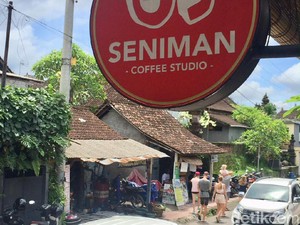 Seniman Coffee Studio :  Kopi Lokal dan Creme Brule Berjodoh di Sini