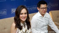 Usai menanti selama delapan tahun, akhirnya Shandy diberkahi putri kecil yang lahir pada 12 Februari pada pukul 04.35 WIB. Pool/Noel/detikFoto.