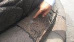 Penampakan Candi Borobudur yang Ditempeli Permen Karet