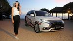 Nadine Chandrawinata Penyuka Traveling yang Doyan Offroad