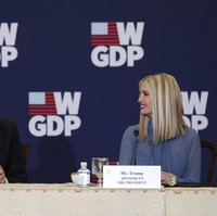 Ivanka Trump memamerkan gaya rambut barunya saat menghadiri sebuah acara di markas Kementerian Luar Negeri AS di Washington D.C., Rabu (12/2/2020). Acara tersebut sekaligus menandai kiprah Womens Global Development Prosperity Initiative yang digagas oleh Ivanka sebagai penasehat presiden. (Foto: AP Photo/Luis M. Alvarez)