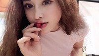 Yuan sering sekali mengunggah foto-fotonya di Instagram. Seperti rutinitas hariannya di gym, saat mempelajari bidang medis, hingga makanan-makanan sehat yang disantapnya agar tubuhnya tetap fit. Foto: Instagram @yuanherong1229