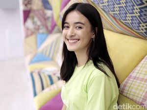 Mawar de Jongh Manfaatkan Alat-alat di Rumah untuk DMasterclass