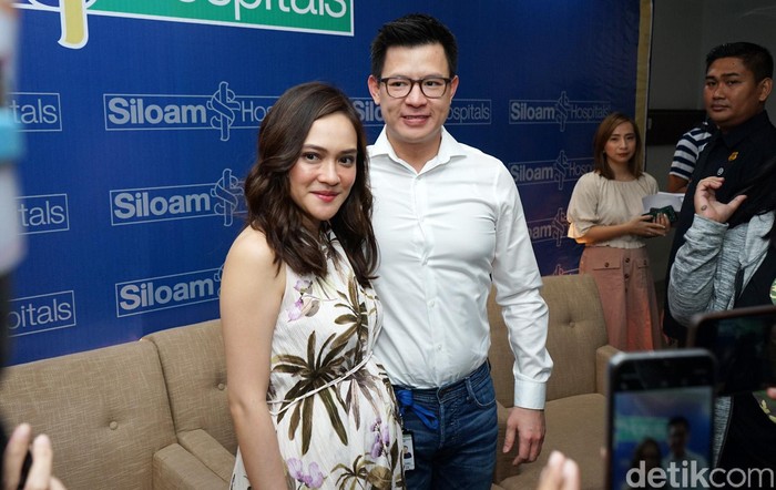 Shandy Aulia saat ditemui di RS Siloam TB Simatupang.
