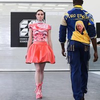 Maggie juga menyertakan gambar Presiden AS Donald Trump. Di atas gambarnya, terpampang tulisan Pro Earth yang seolah menyindir penolakan Trump terhadap masalah pemanasan global. (Foto: Dok. 2Madison)